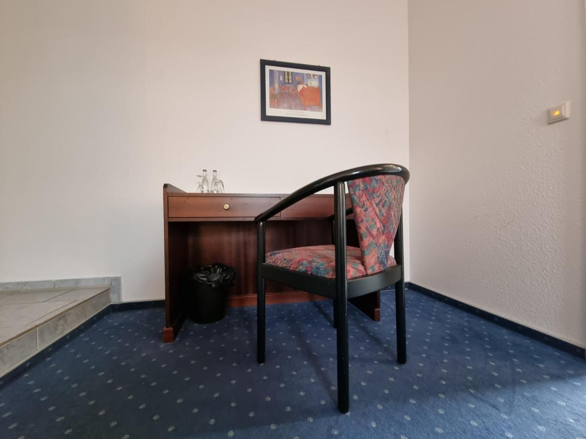 Erbenholz Hotel Laatzen ภายนอก รูปภาพ