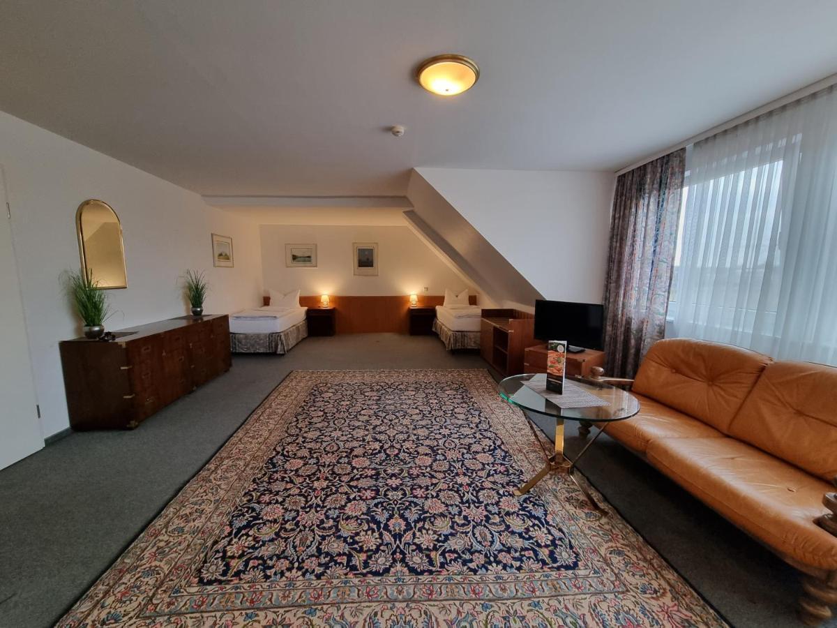 Erbenholz Hotel Laatzen ภายนอก รูปภาพ