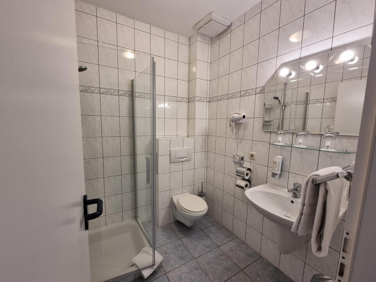 Erbenholz Hotel Laatzen ภายนอก รูปภาพ